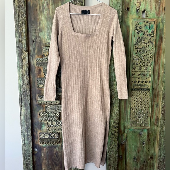 ASOS DESIGN Maternity knitted midi dress with square neck in taupe - Picture 3 of 5